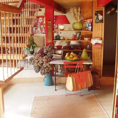 Дом отдыха Grande Maison Avec Extension D'architecte A 700m De La Plage