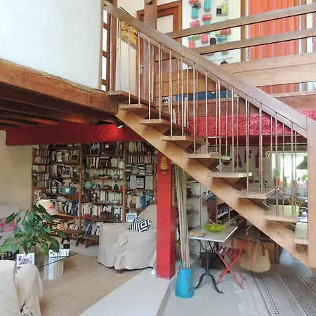 Grande Maison Avec Extension D'architecte à 700m De La Plage Casa de Férias Brest