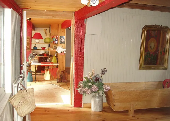 Grande Maison Avec Extension D'architecte A 700m De La Plage