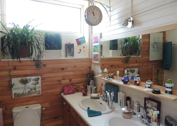 Grande Maison Avec Extension D'architecte A 700m De La Plage *