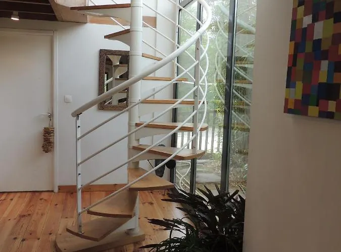 Grande Maison Avec Extension D'architecte A 700m De La Plage *